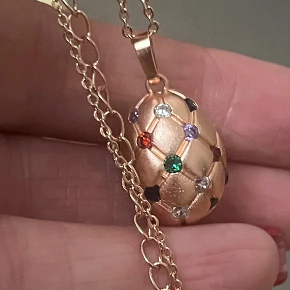 Elegant Rose Gold Egg Pendant Necklace with Multicolor Gems - Picture 8 of 10